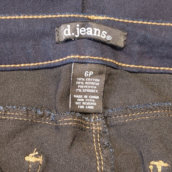 d. jeans Woman's Dark Blue Skinny Jeans - Picture 7 of 7